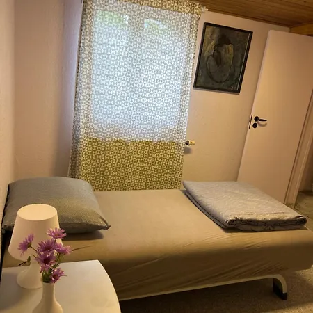 Apartment 2 Hyggelige Og Rolige Vaerelser